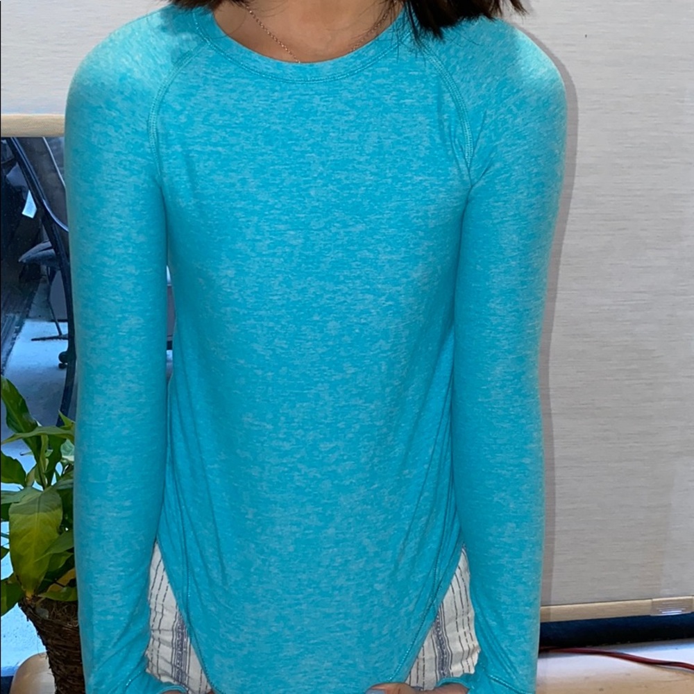 ivivva light blue long sleeve